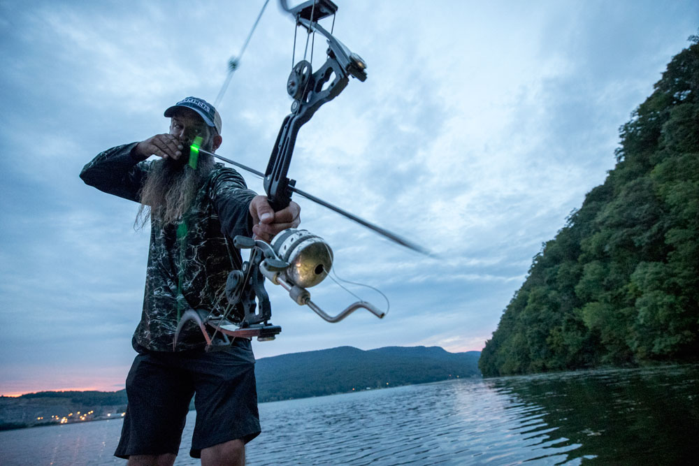 is bow fishing hunting